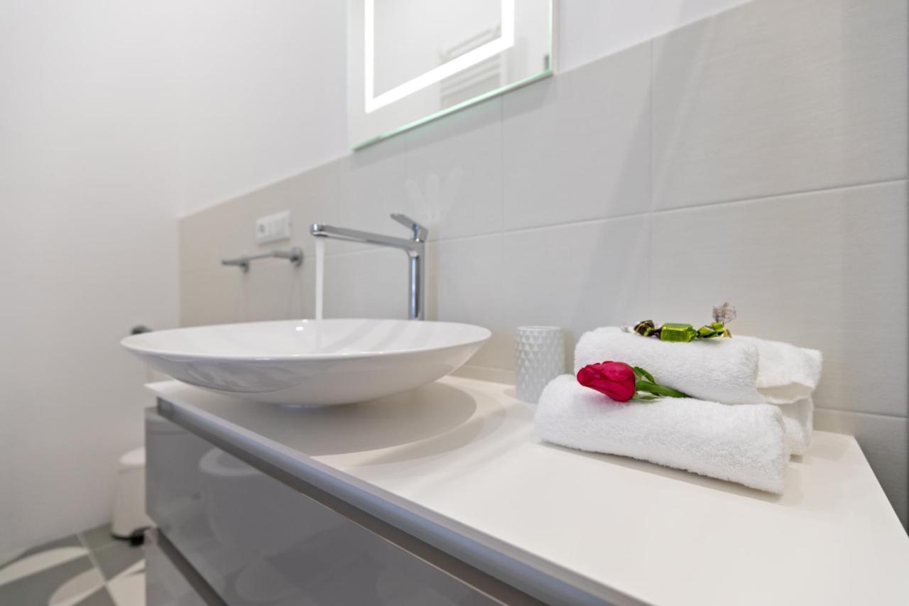 Buzzstays - Stylish Apartments Vatican Rome Downtown Exteriör bild